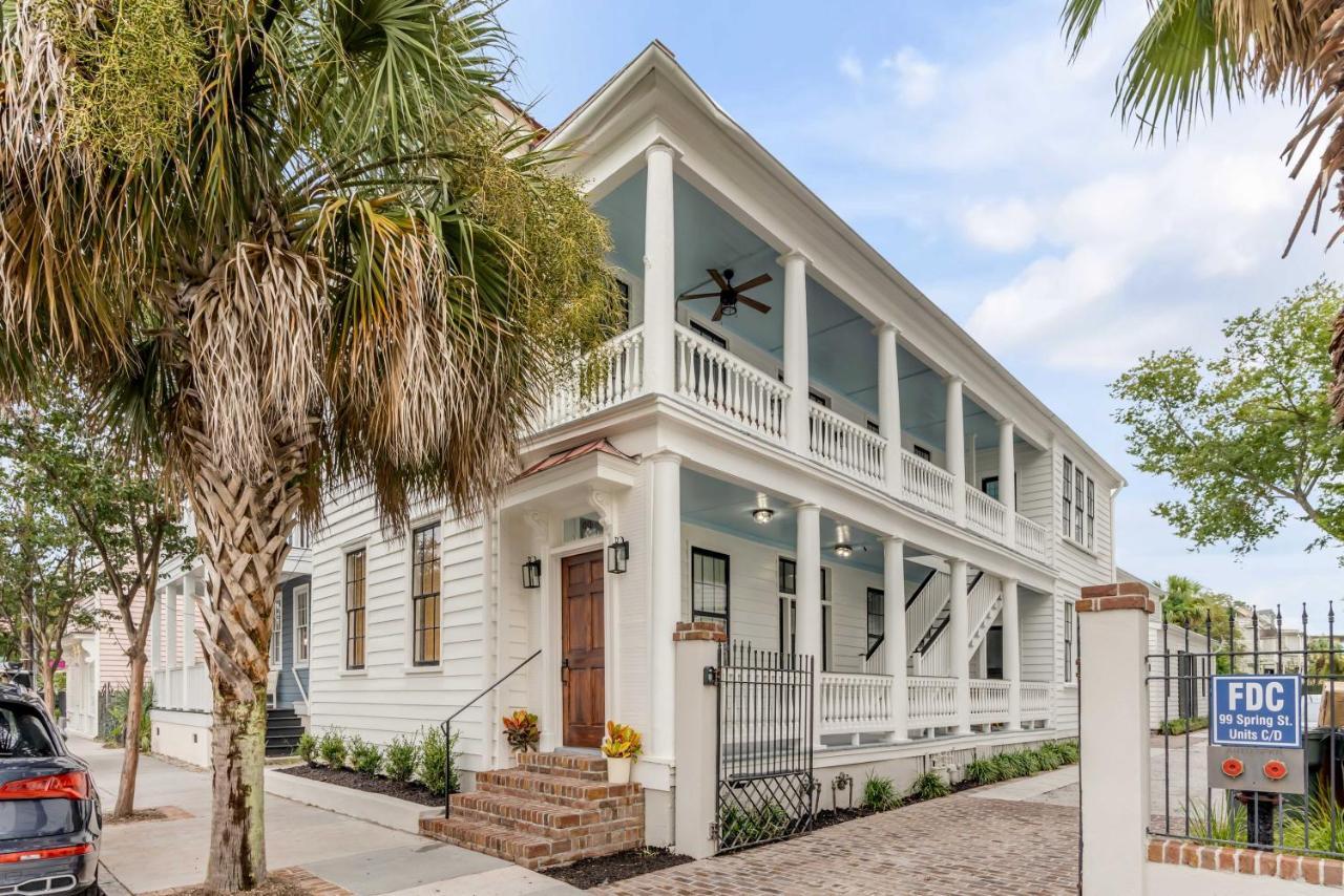 Апартаменты The Palmetto House B- Walk To King Street Чарльстон Экстерьер фото