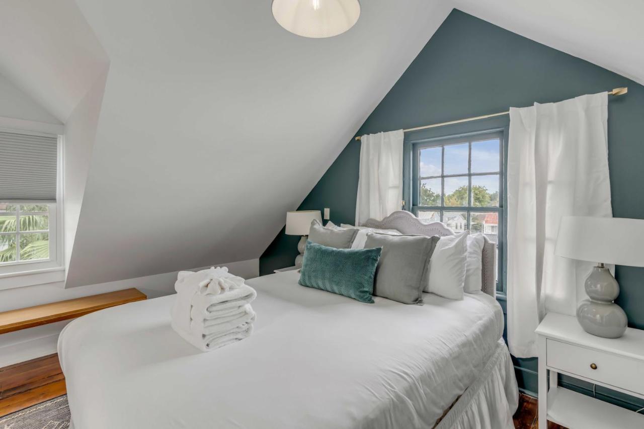 Апартаменты The Palmetto House B- Walk To King Street Чарльстон Экстерьер фото