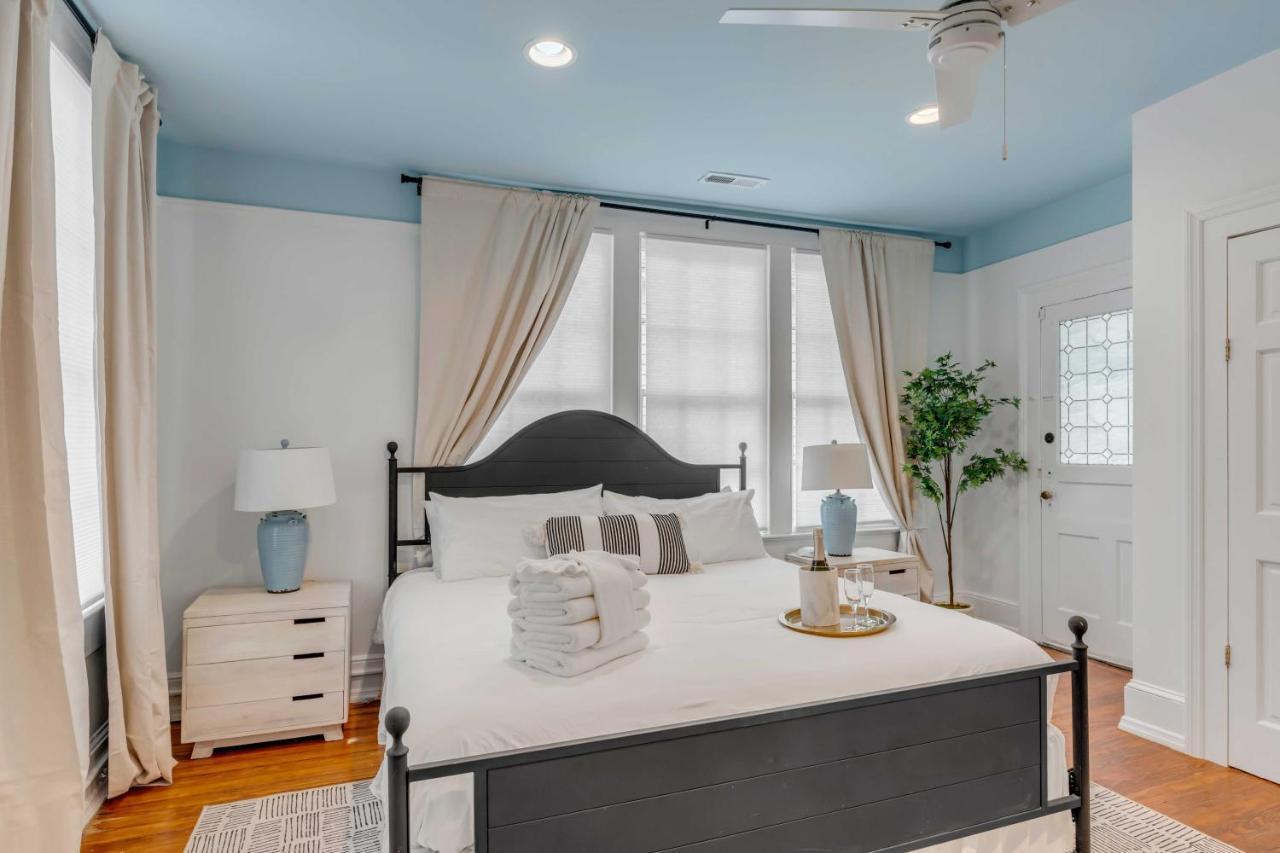 Апартаменты The Palmetto House B- Walk To King Street Чарльстон Экстерьер фото